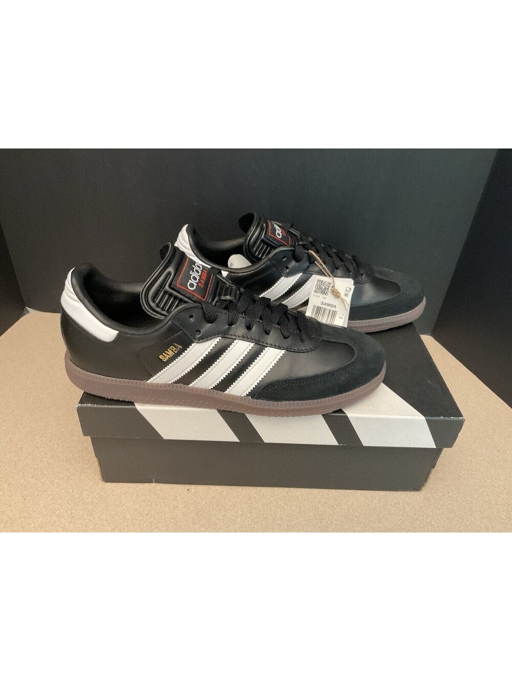 New! Adidas Samba Black/White/Gum Athletic Shoes. Men’s 7.5. Women’s 8.5. Nice!
